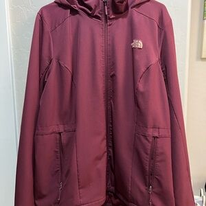 Women’s North Face Hooded Winter Jacket - XL; Burgundy